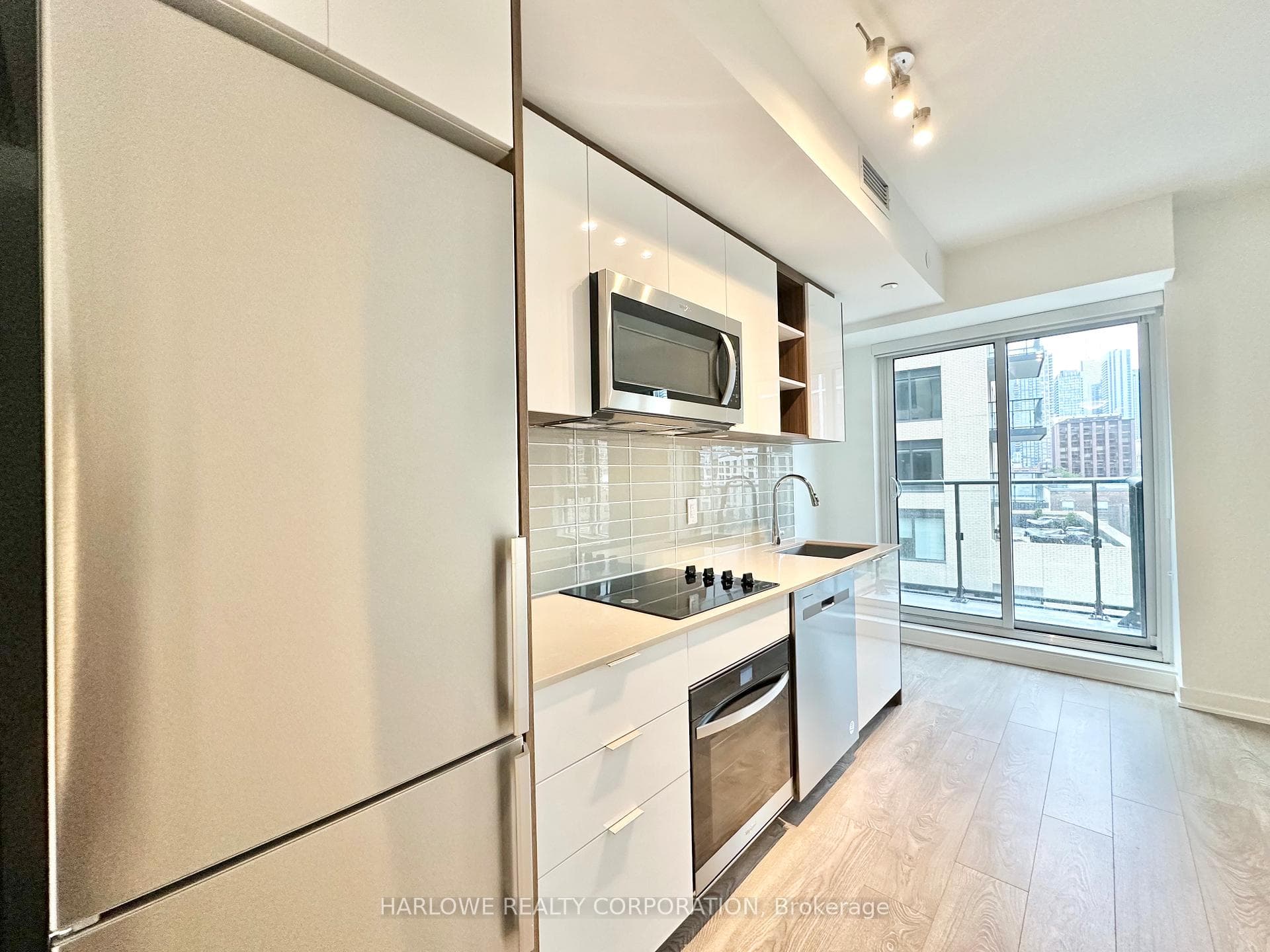 543 Richmond Street Unit 732 photo 9