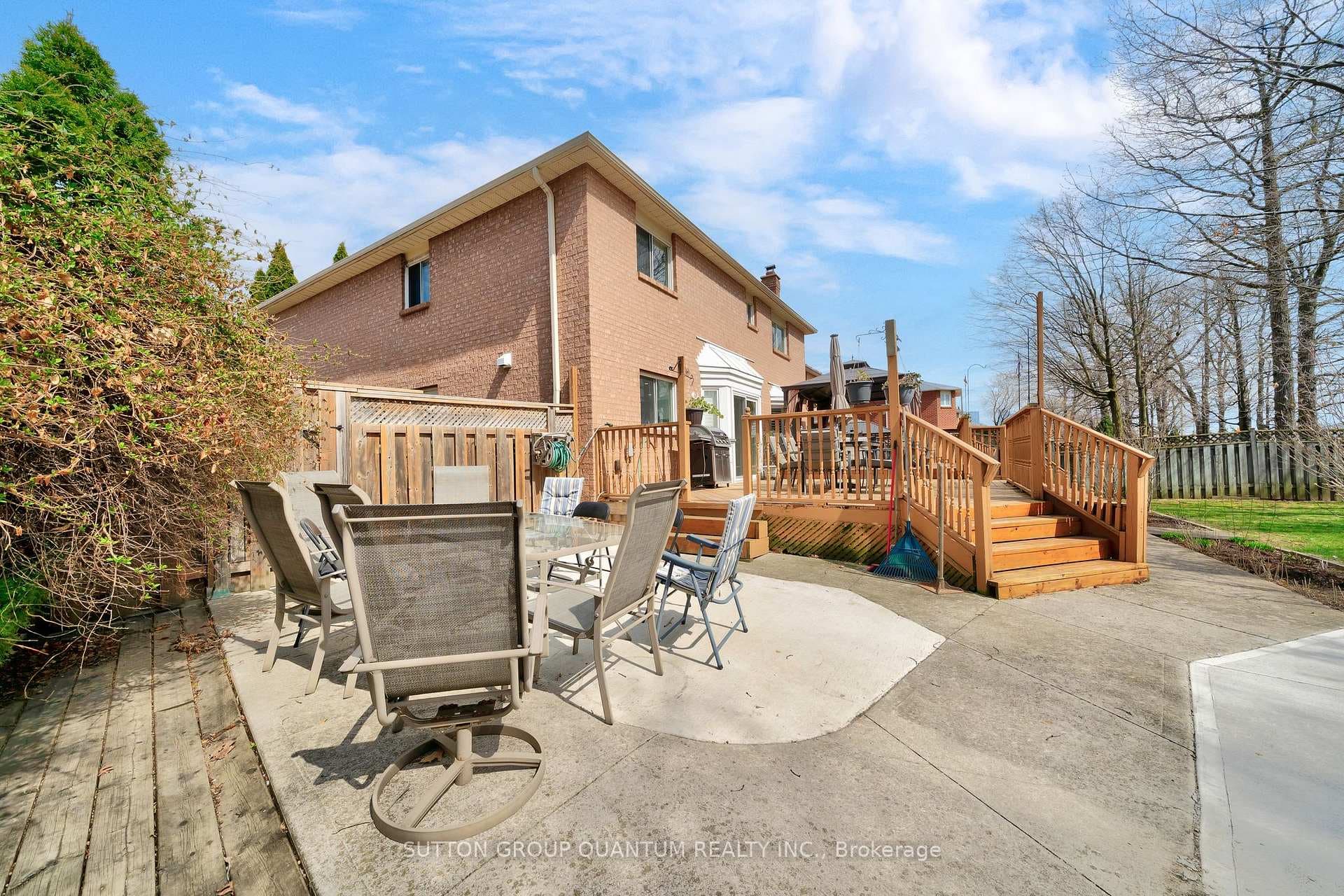 5215 Micmac Crescent photo 37