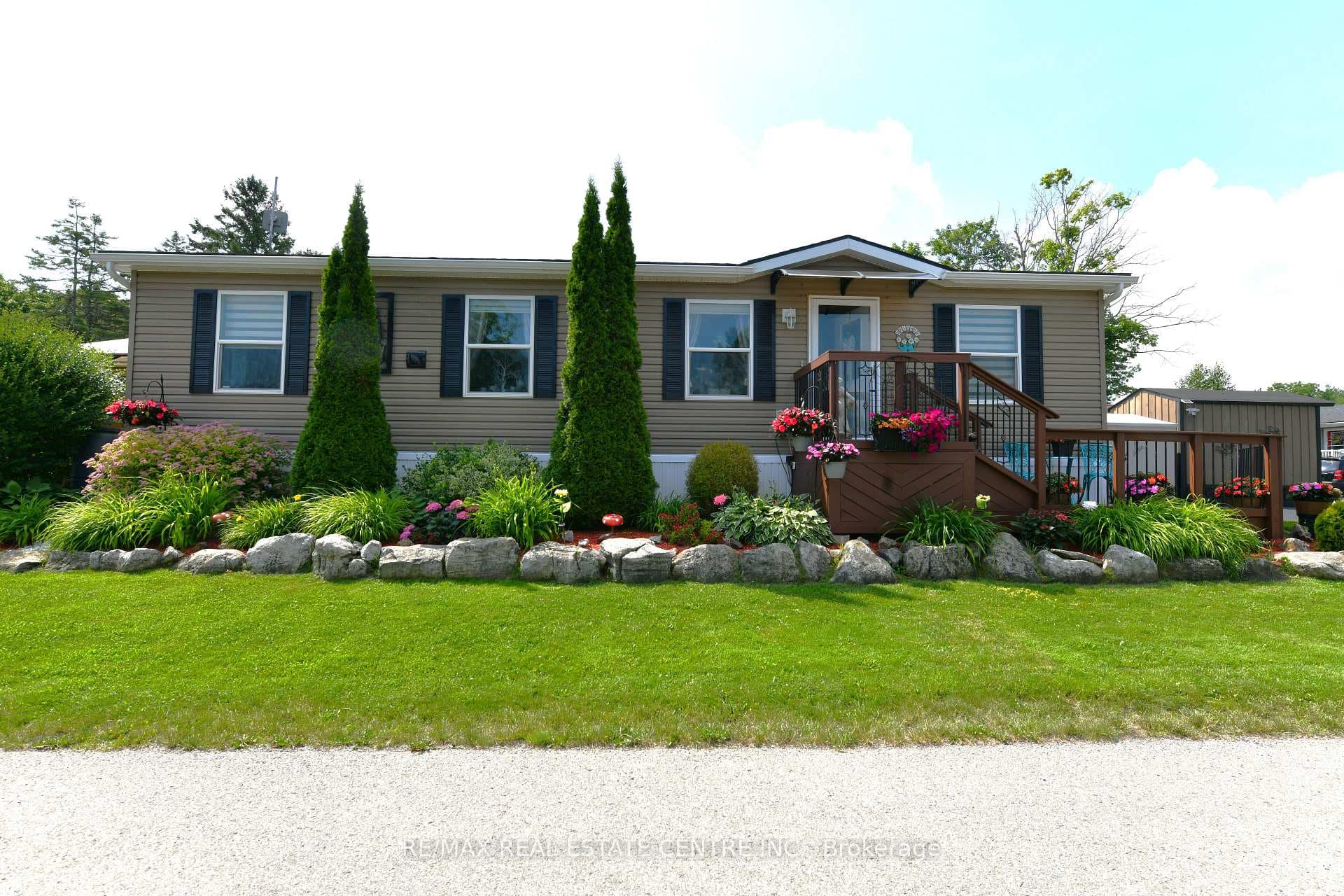 1429 SHEFFIELD Road photo 1