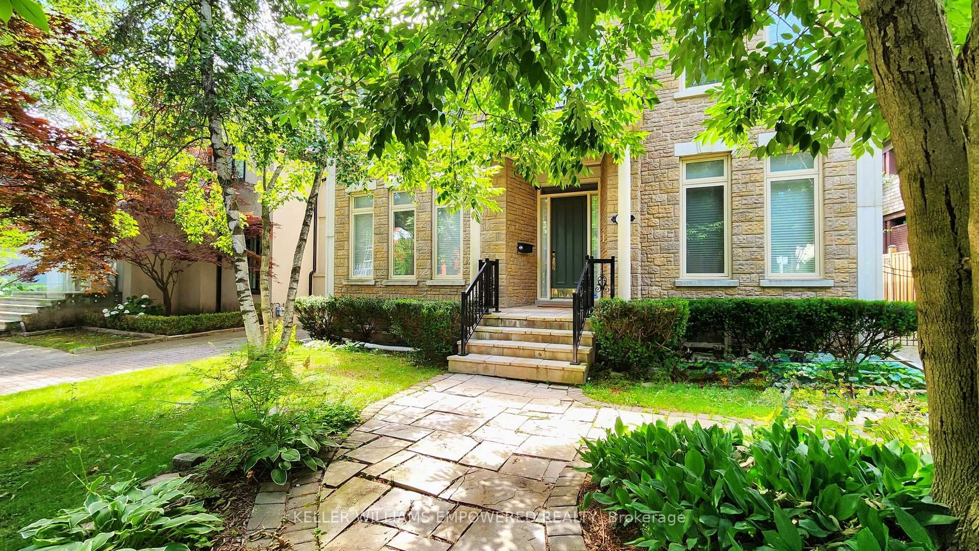 25 Glengrove Avenue photo 3