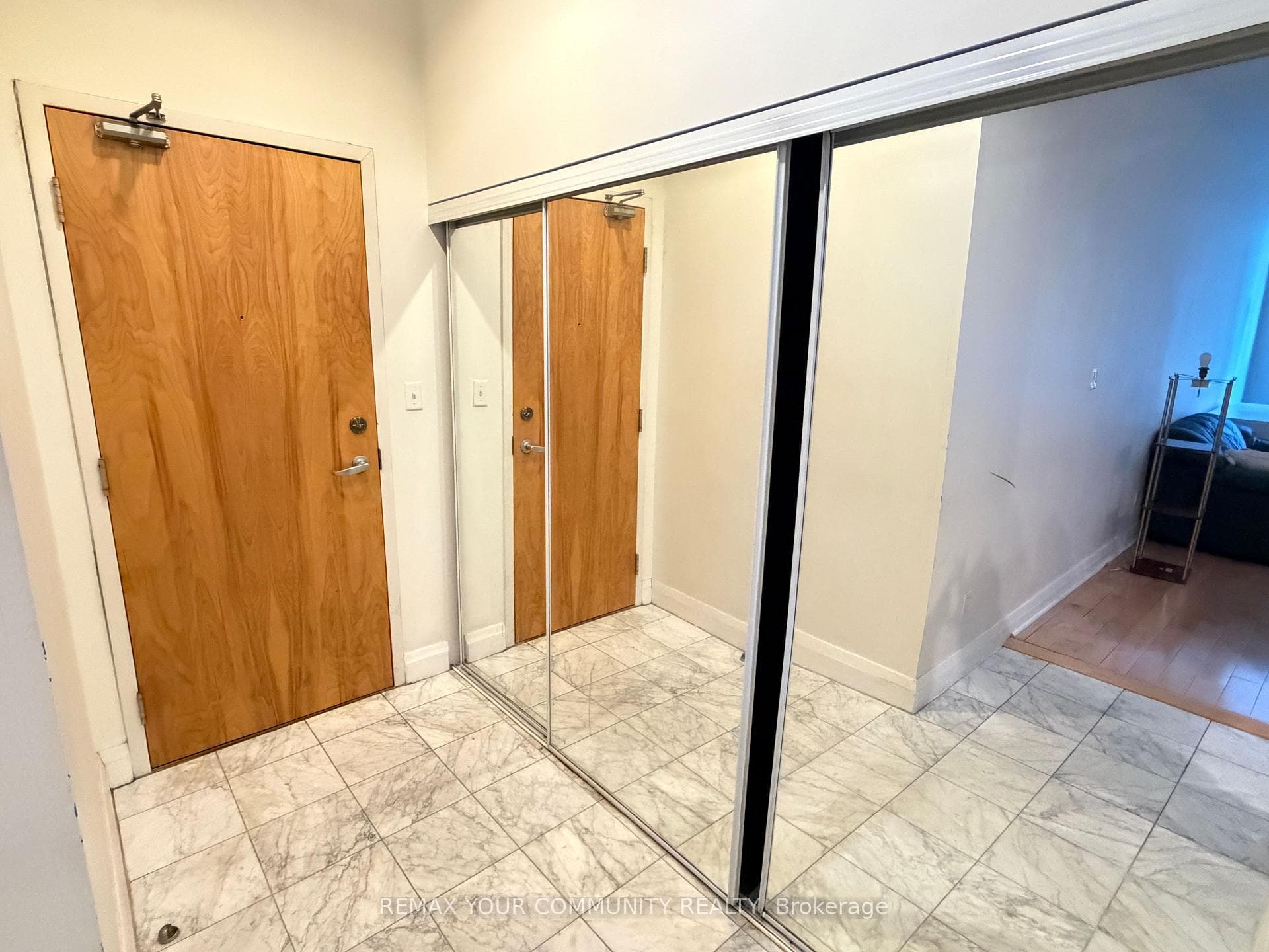 8 Wellesley Street Unit 705 photo 2