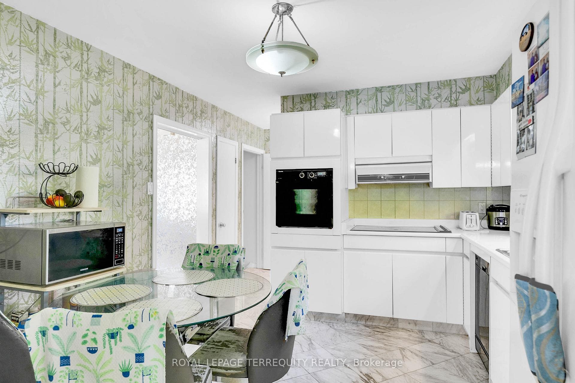 106 Grandravine Drive photo 11