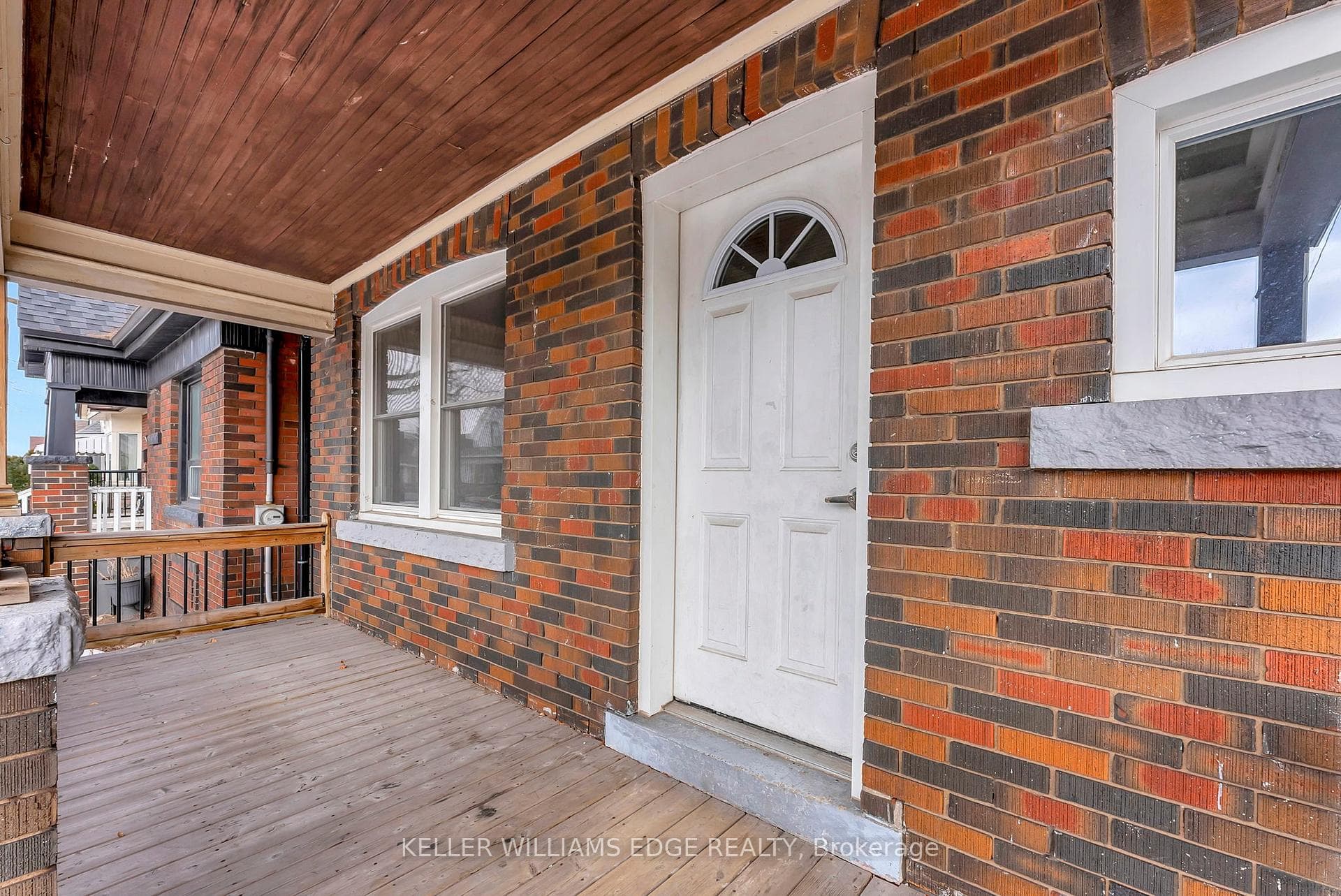 120 Barons Avenue photo 4