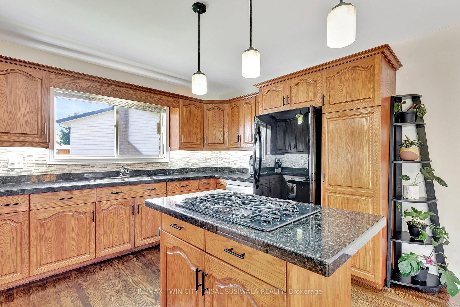 16 Southview Crescent photo 21