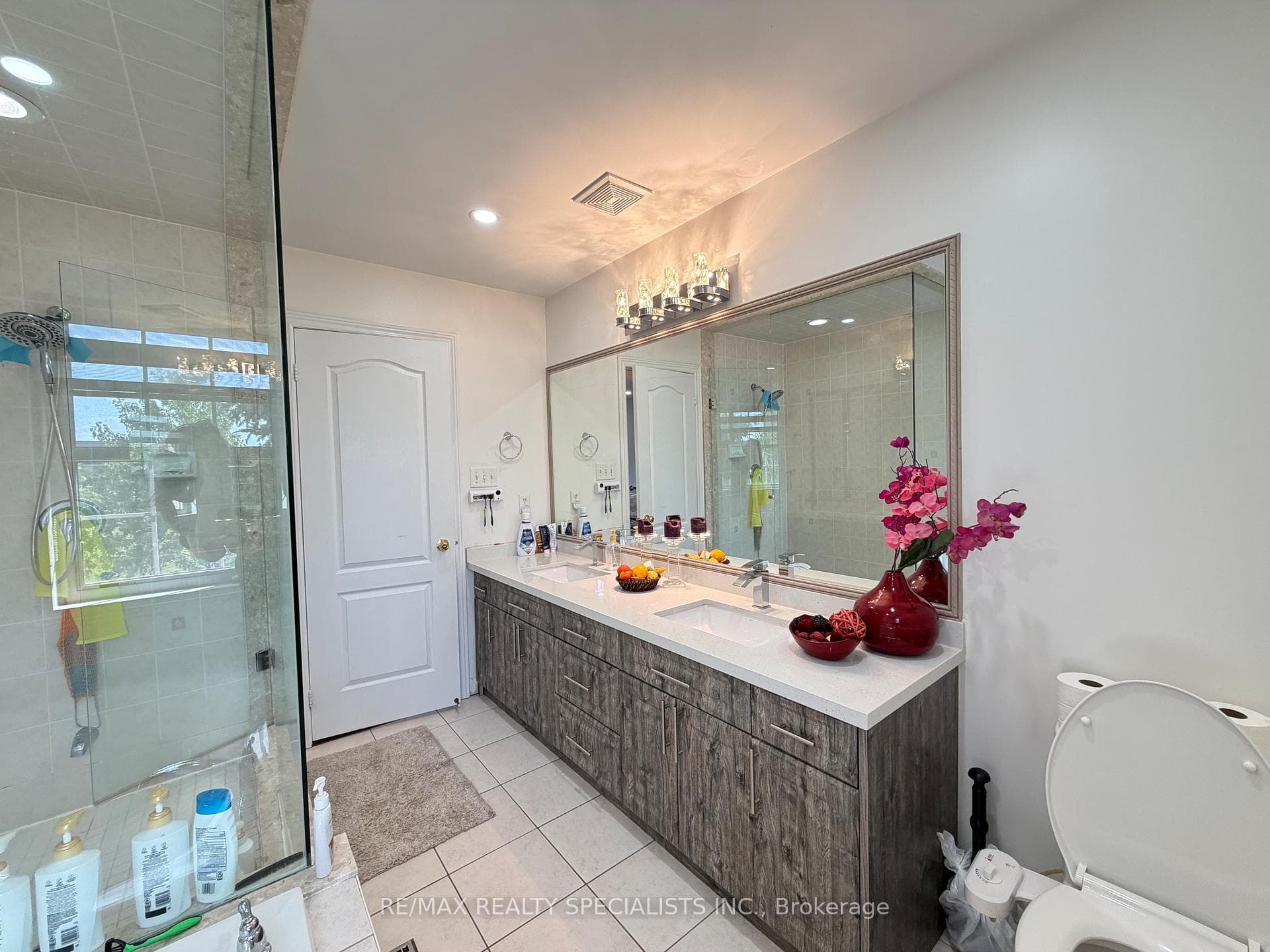 214 Mccready Drive photo 33