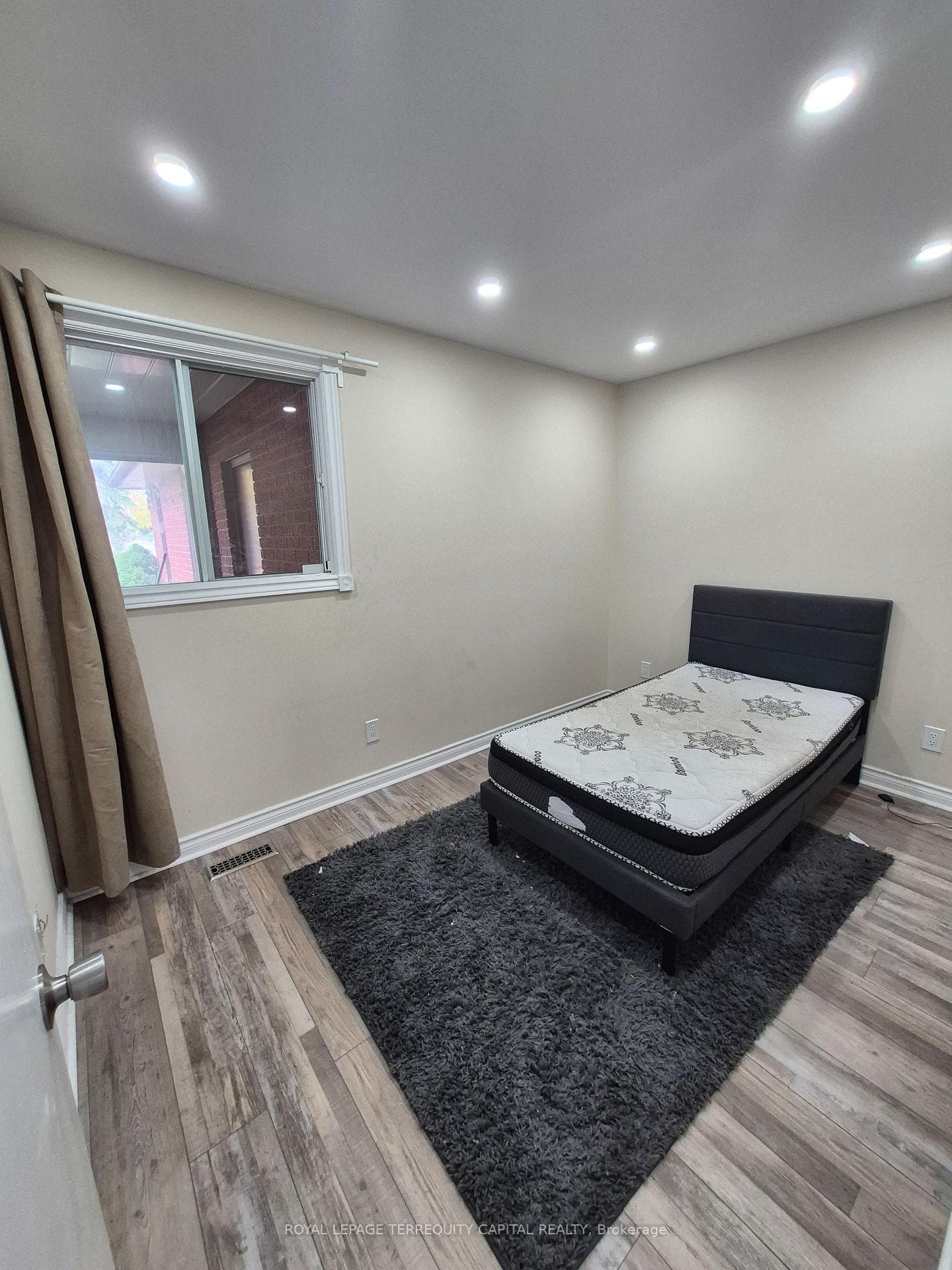 659 Elgin Mills Road Unit Main photo 11