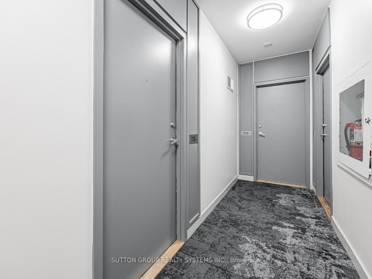 5 Mariner Terrace Unit 709 photo 18