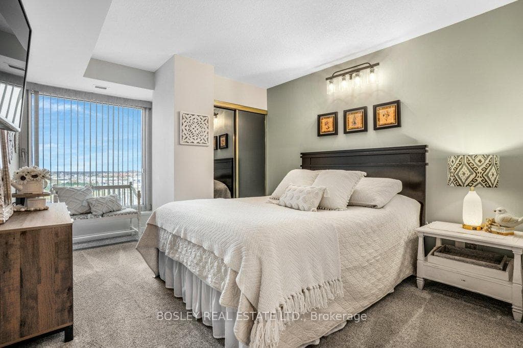 190 Hespeler Road Unit 1401 photo 18