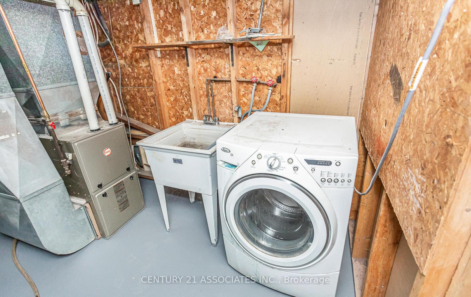 1338 Waverly Avenue photo 41