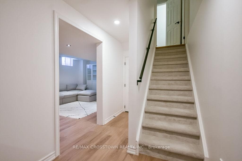 14 Fred Silvester Road photo 38