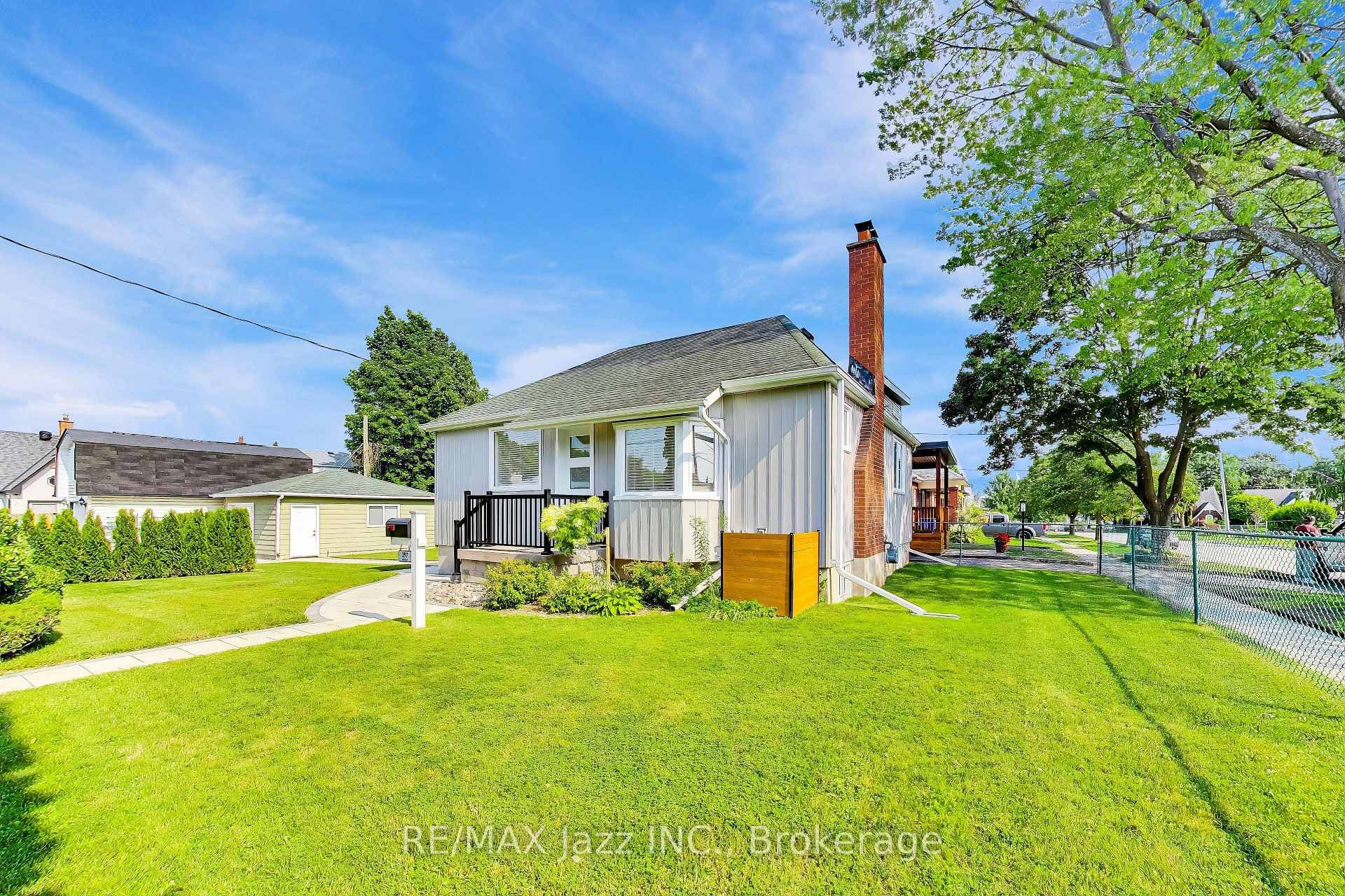 397 Beverly Street photo 25