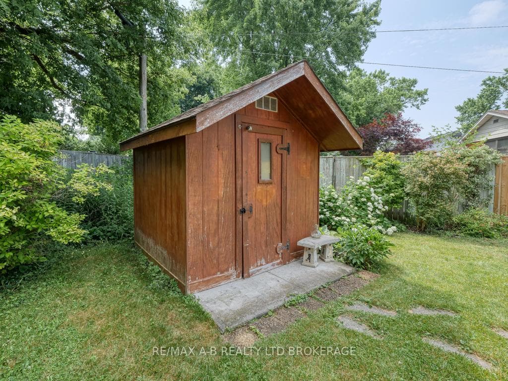 643 Headley Drive photo 38