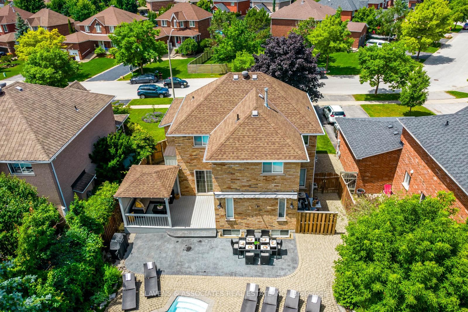 104 Kingsridge Road photo 32