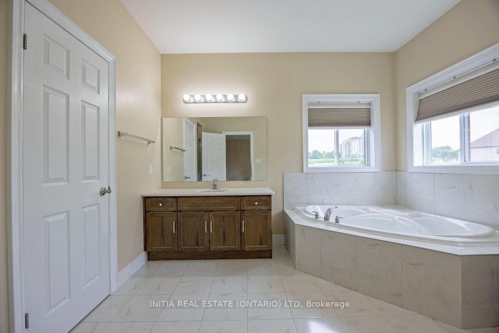 2396 Callingham Drive photo 18