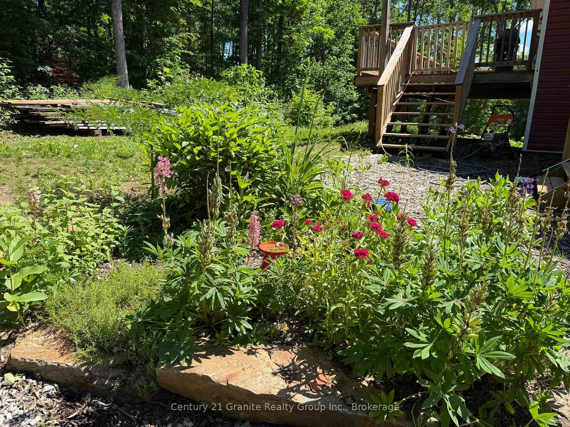 1048 Bacon Road photo 32