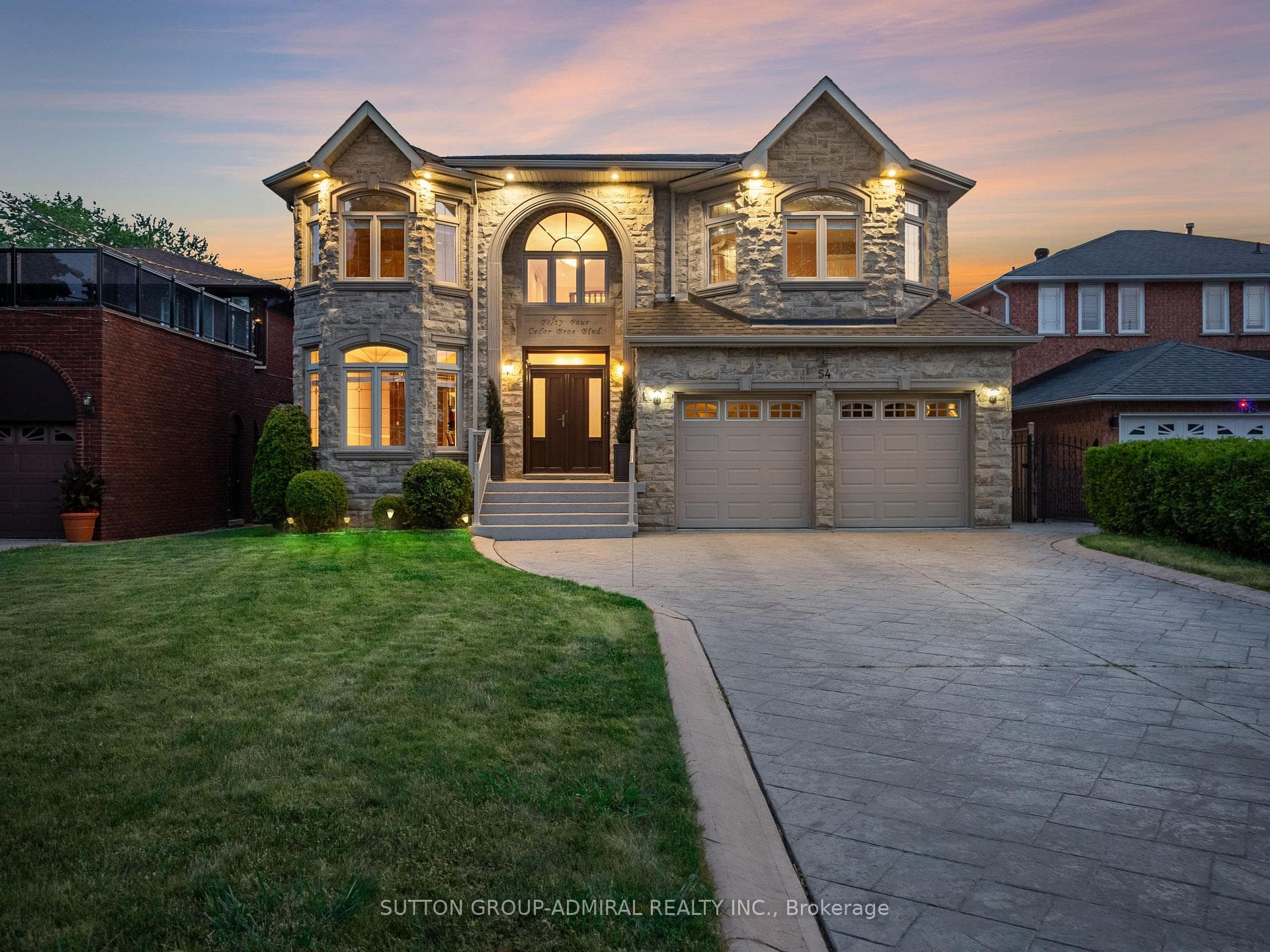 54 Cedar Brae Boulevard photo 1