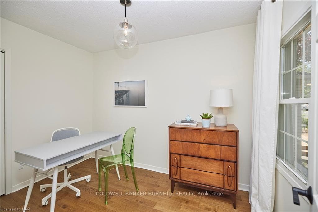 18 Graham Avenue photo 12