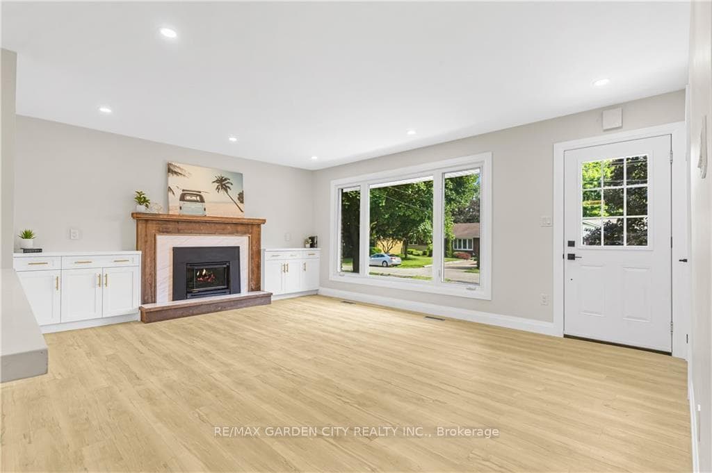 32 STRATHCONA Drive photo 13