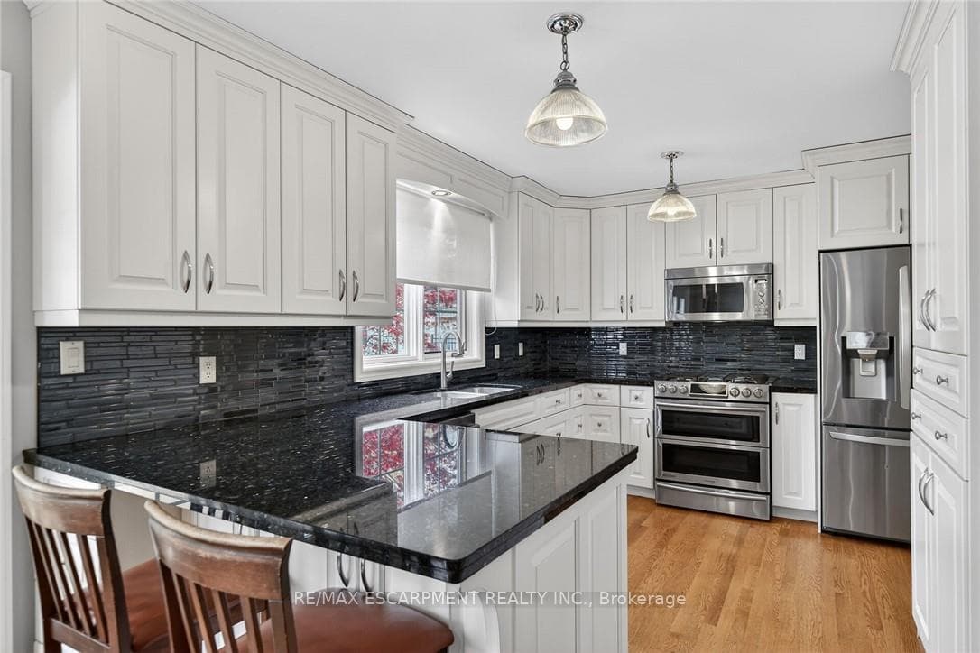 20 Haldimand Trail photo 7