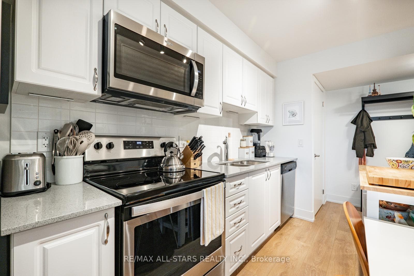 1255 Bayly Street Unit 408 photo 9