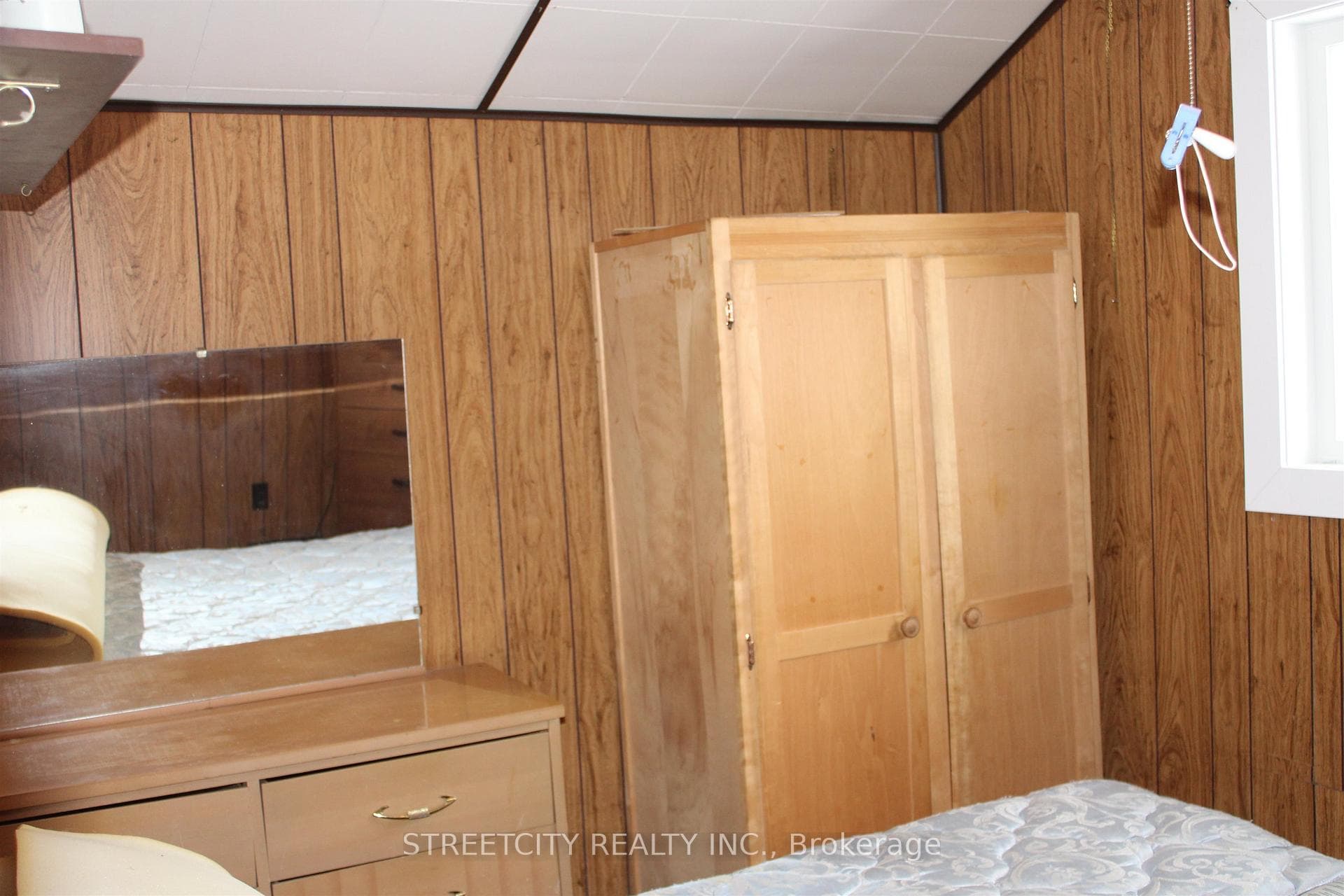 267 Brock St W photo 11