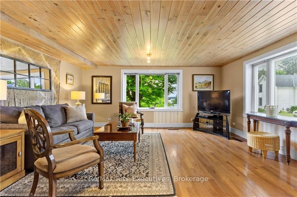 817 KING Street photo 10