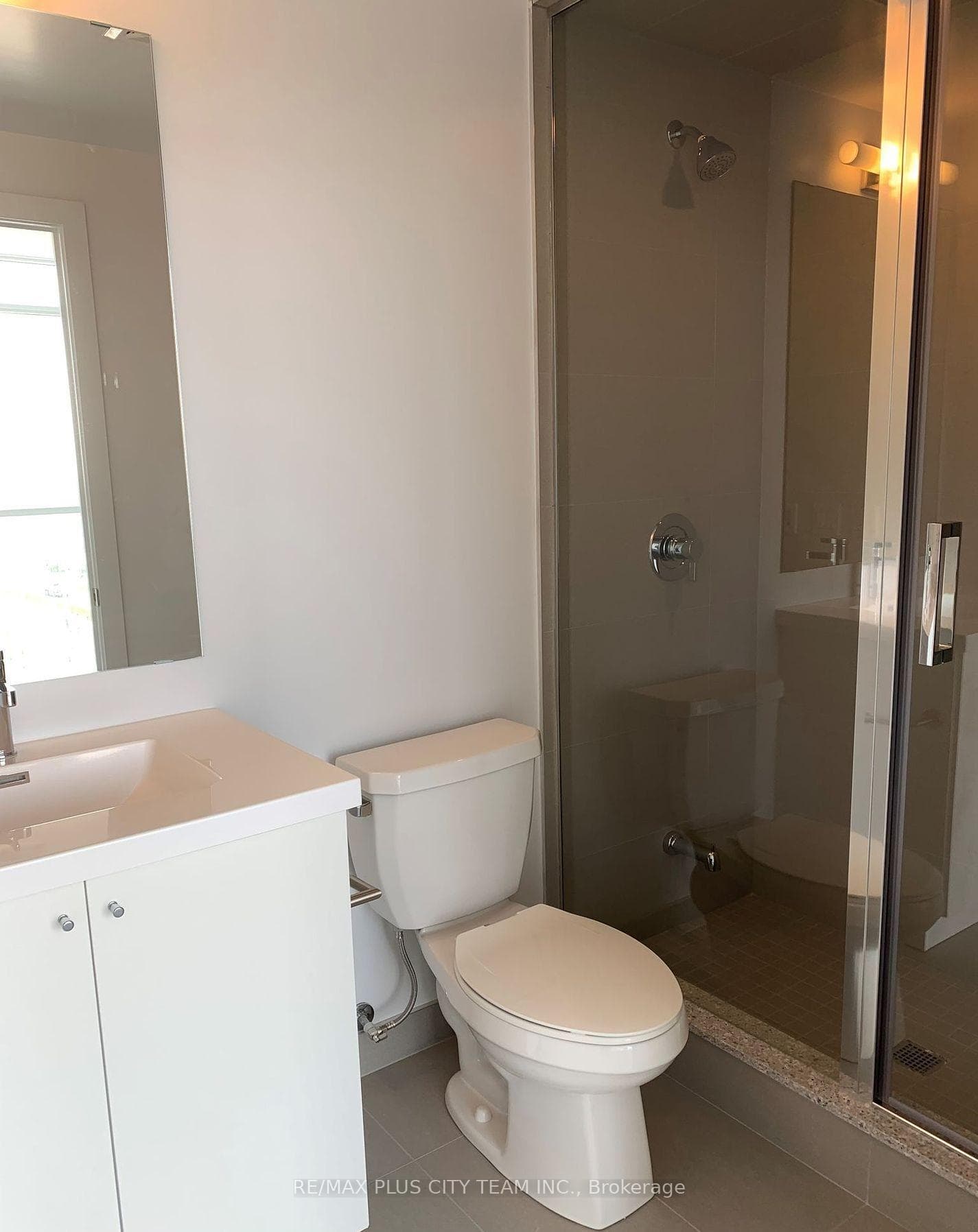 2550 Simcoe Street Unit 717 photo 6