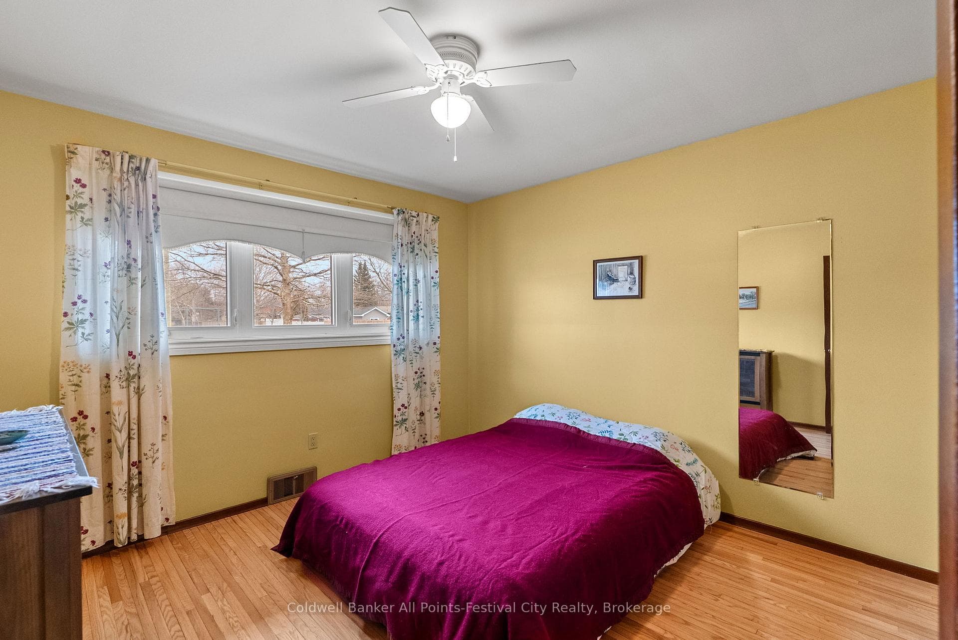 318 Eldon Street photo 26