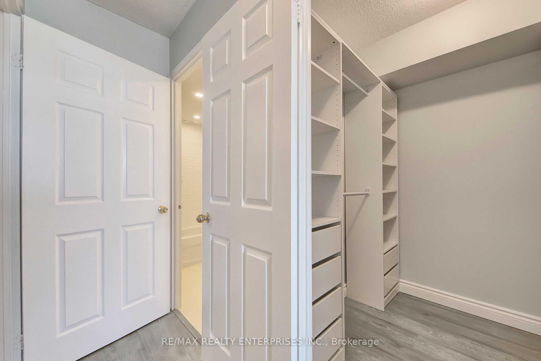 1001 Cedarglen Gate Unit 420 photo 34