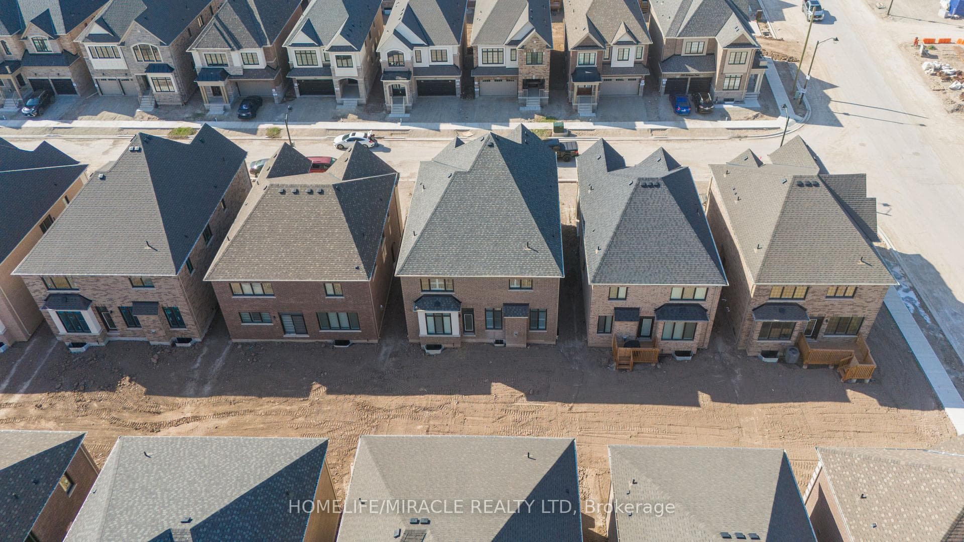 1476 Buttercup Court photo 3