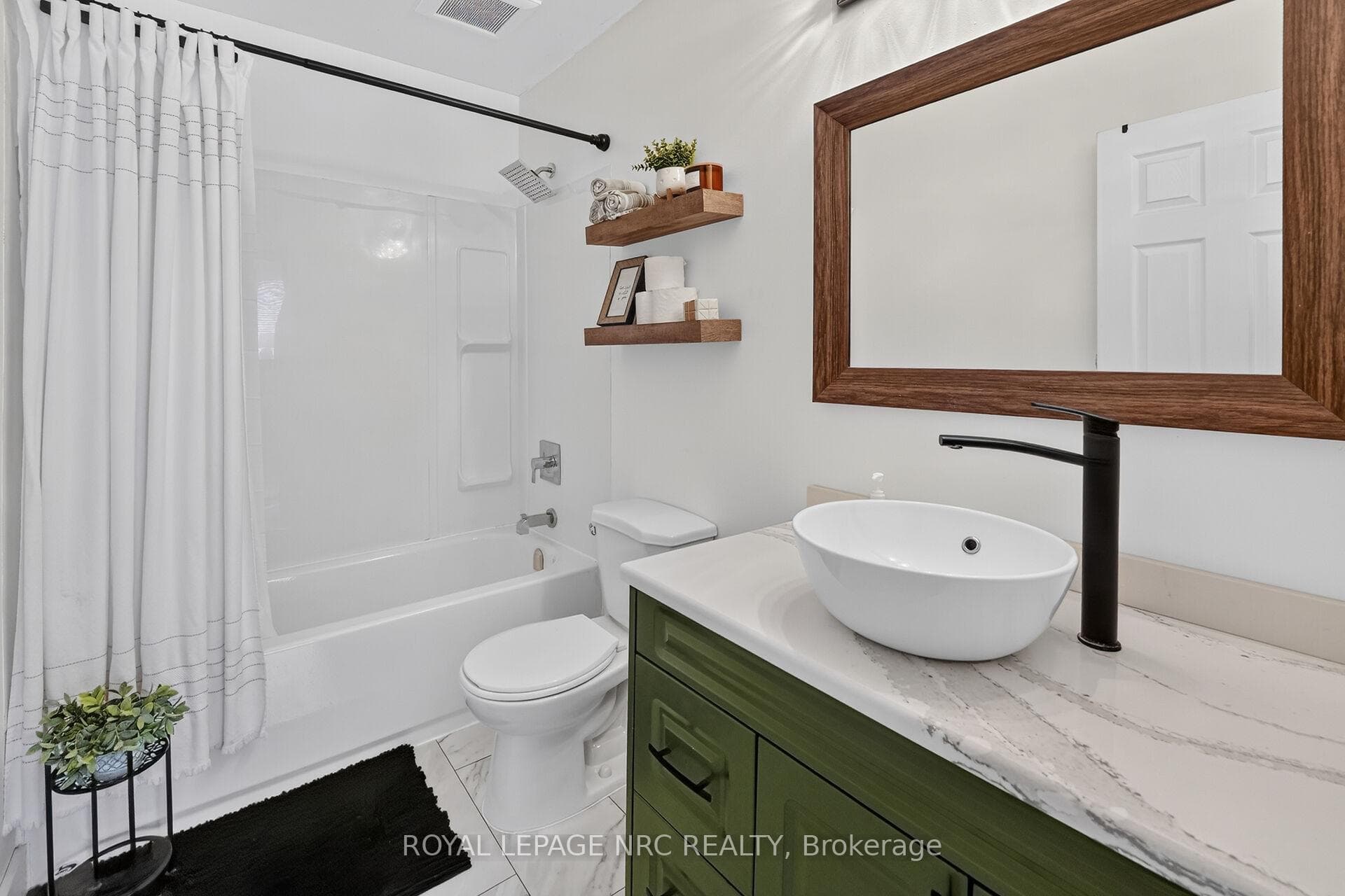 17 Allan Drive photo 18