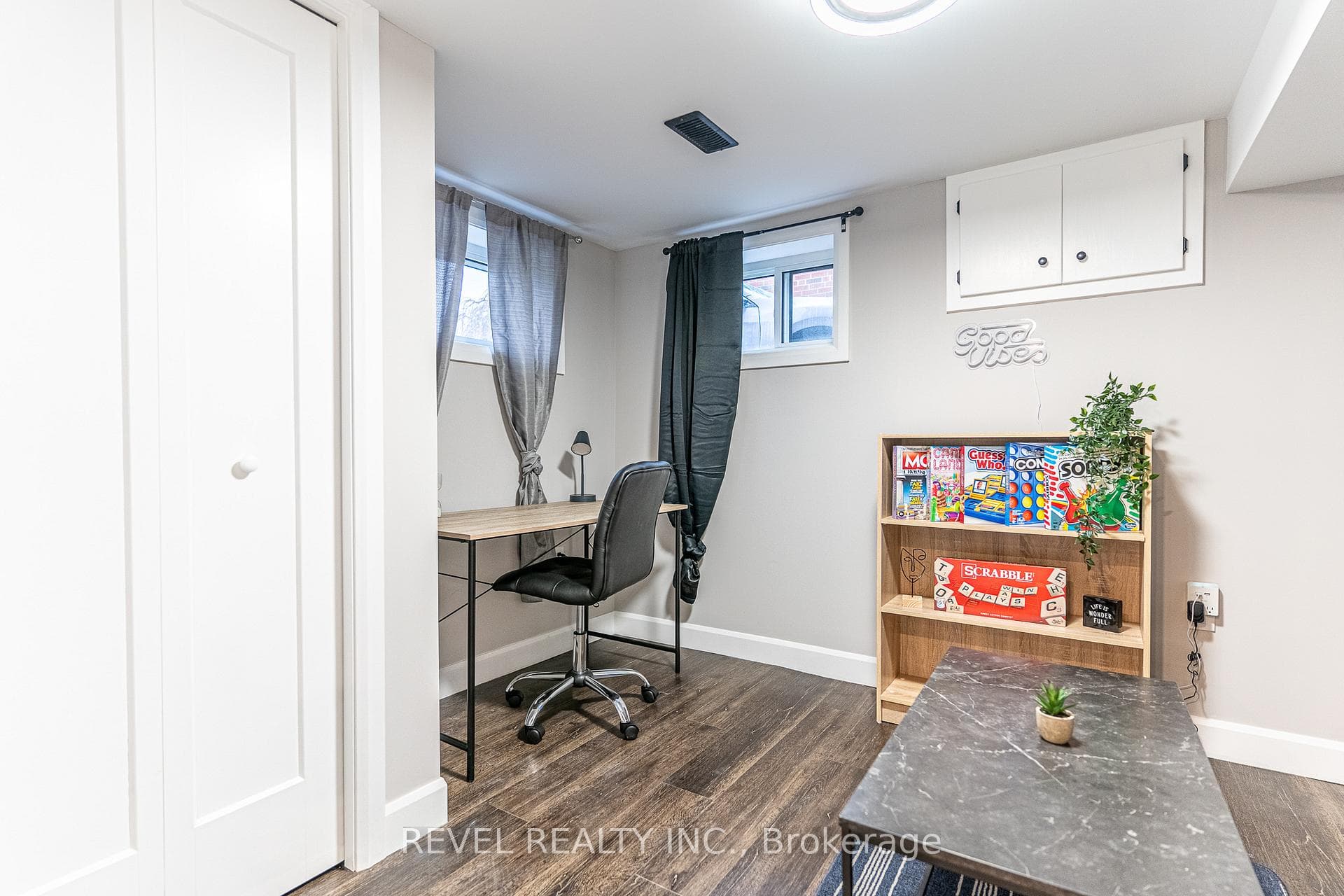 783 Queensdale Avenue Unit Lower photo 12