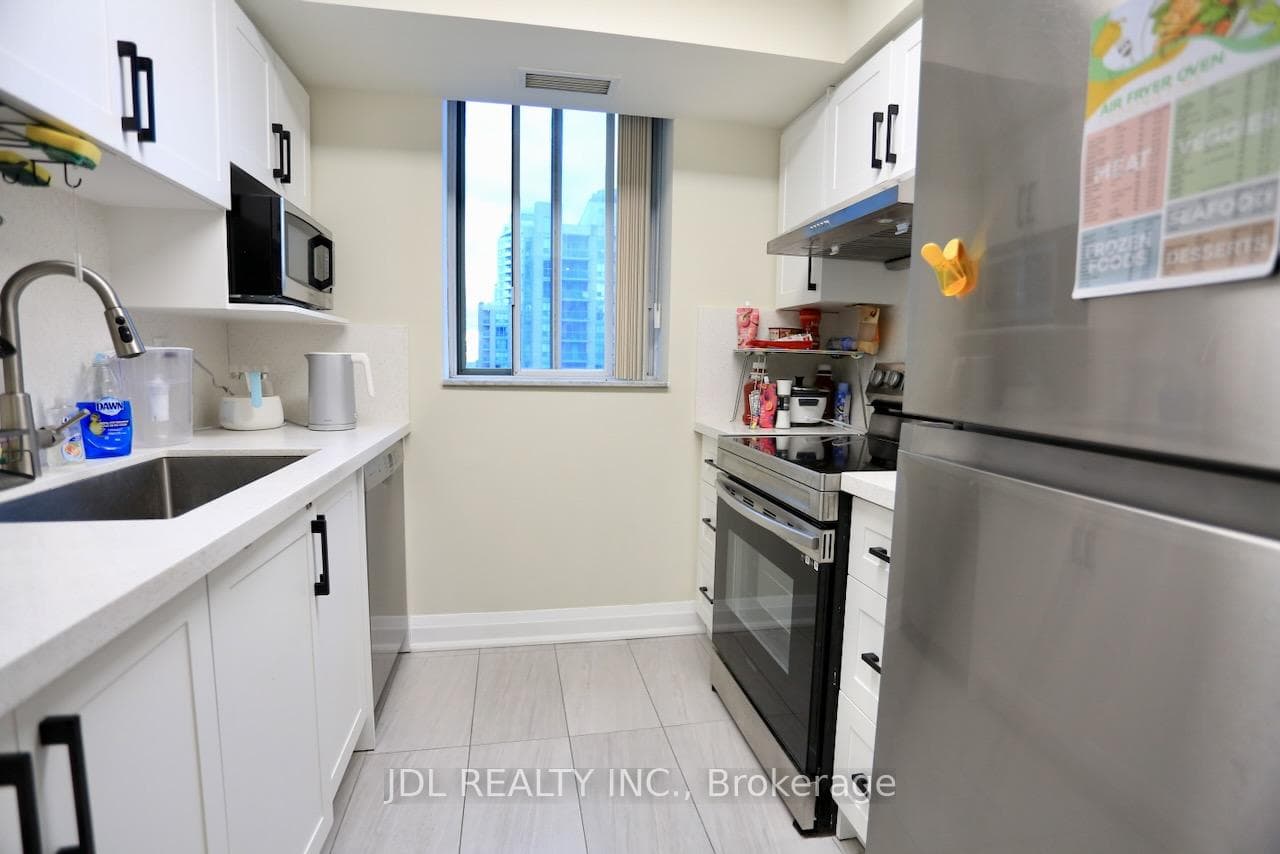1 Pemberton Avenue Unit 1507 photo 11