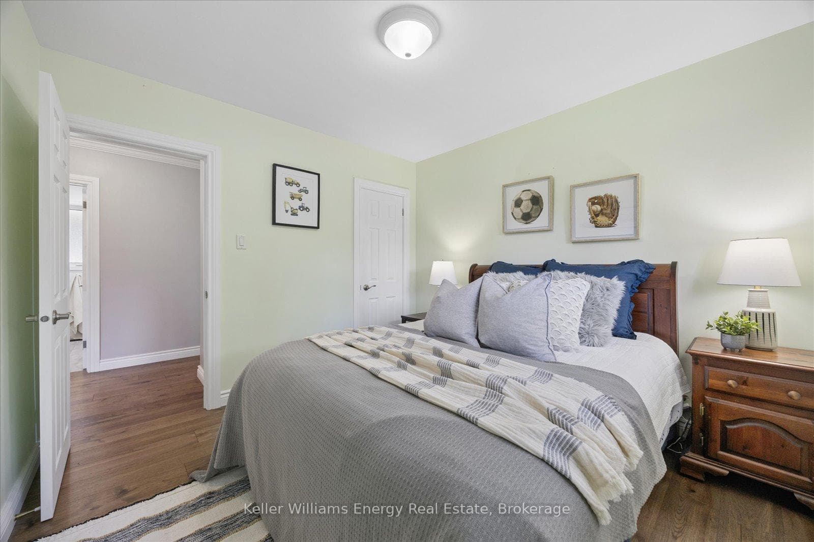 744 Glengrove Street photo 20