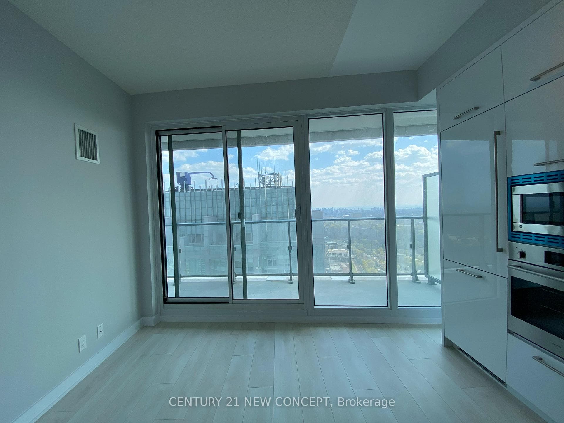 2221 Yonge Street Unit 5006 photo 10