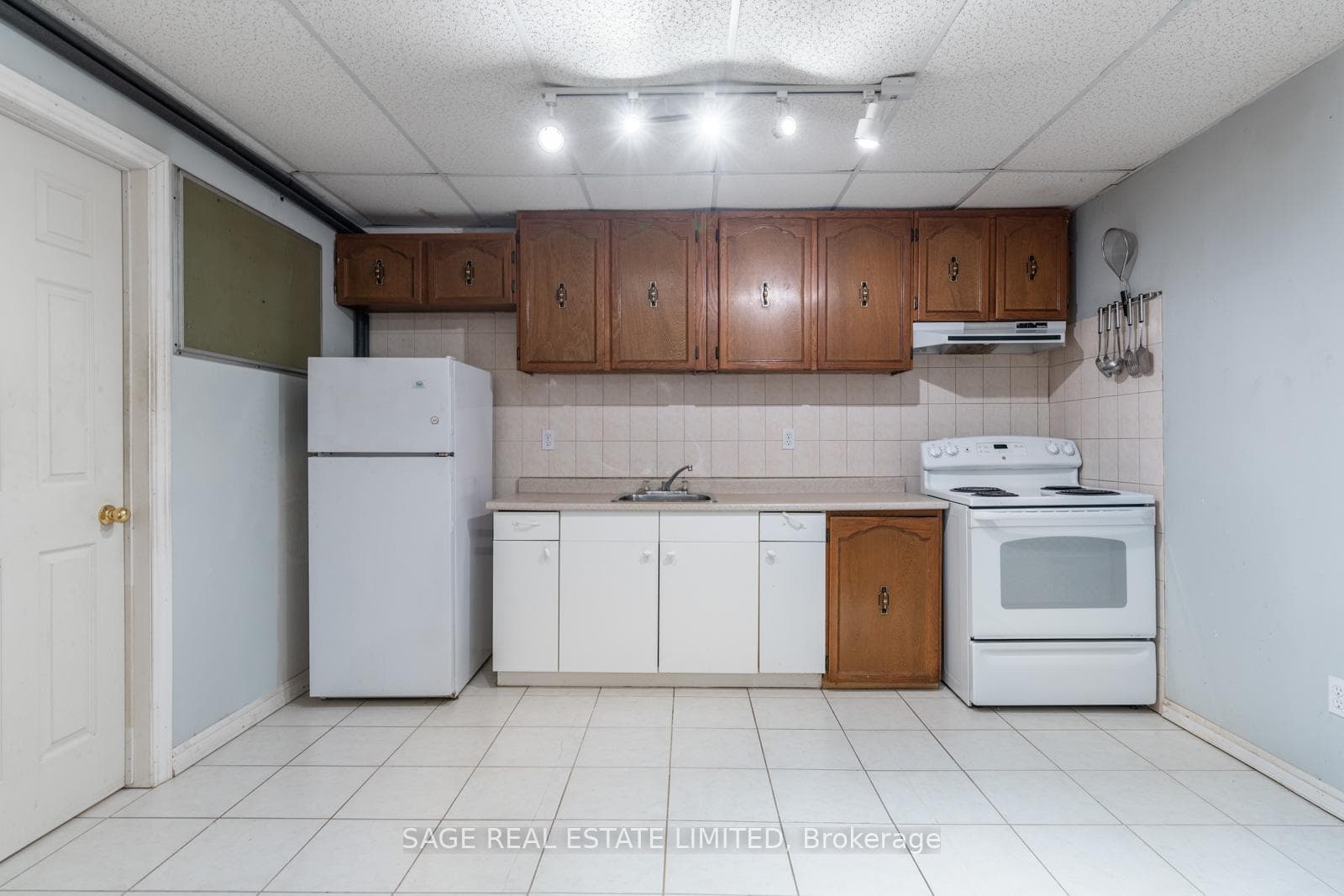 140 Livingstone Avenue photo 39