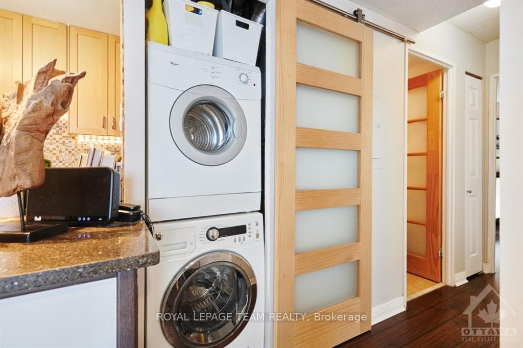 141 SOMERSET Street Unit 905 photo 16