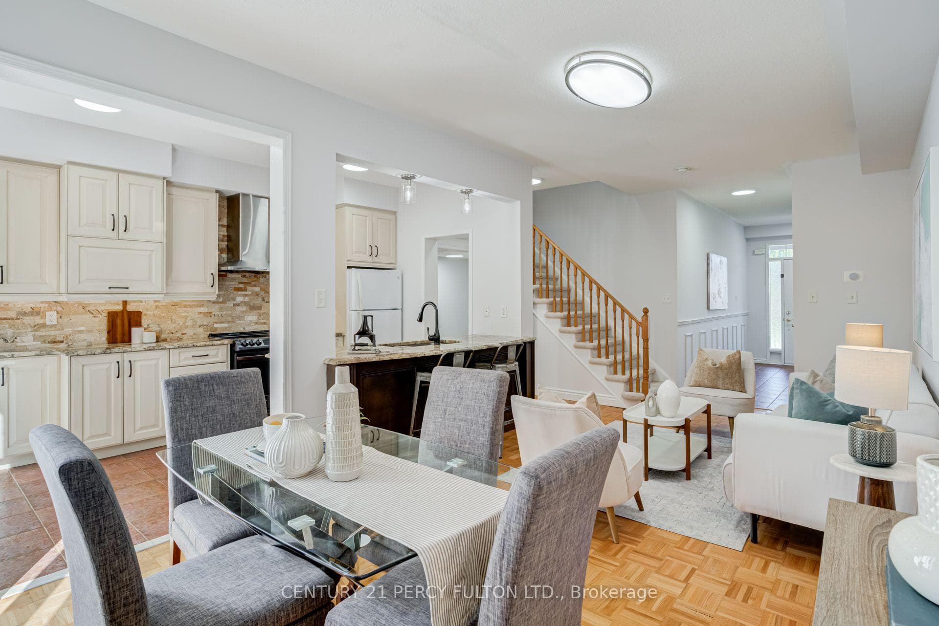 366 Strouds Lane photo 4