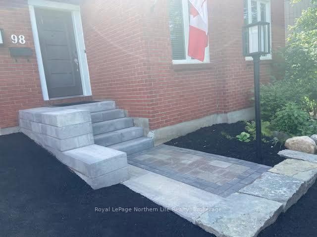 98 Sable Crescent photo 13