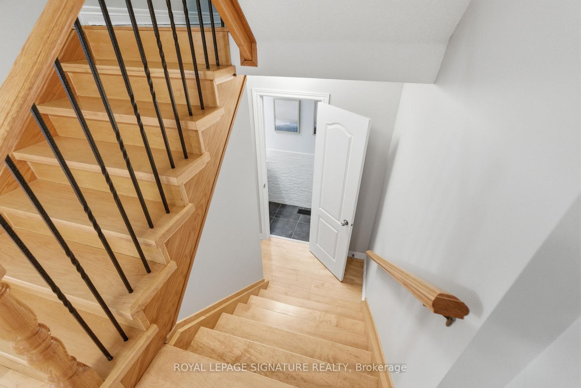89 Harty Crescent photo 33