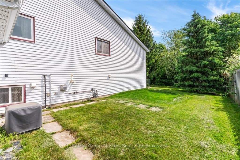 986 PINEWOOD Place photo 5