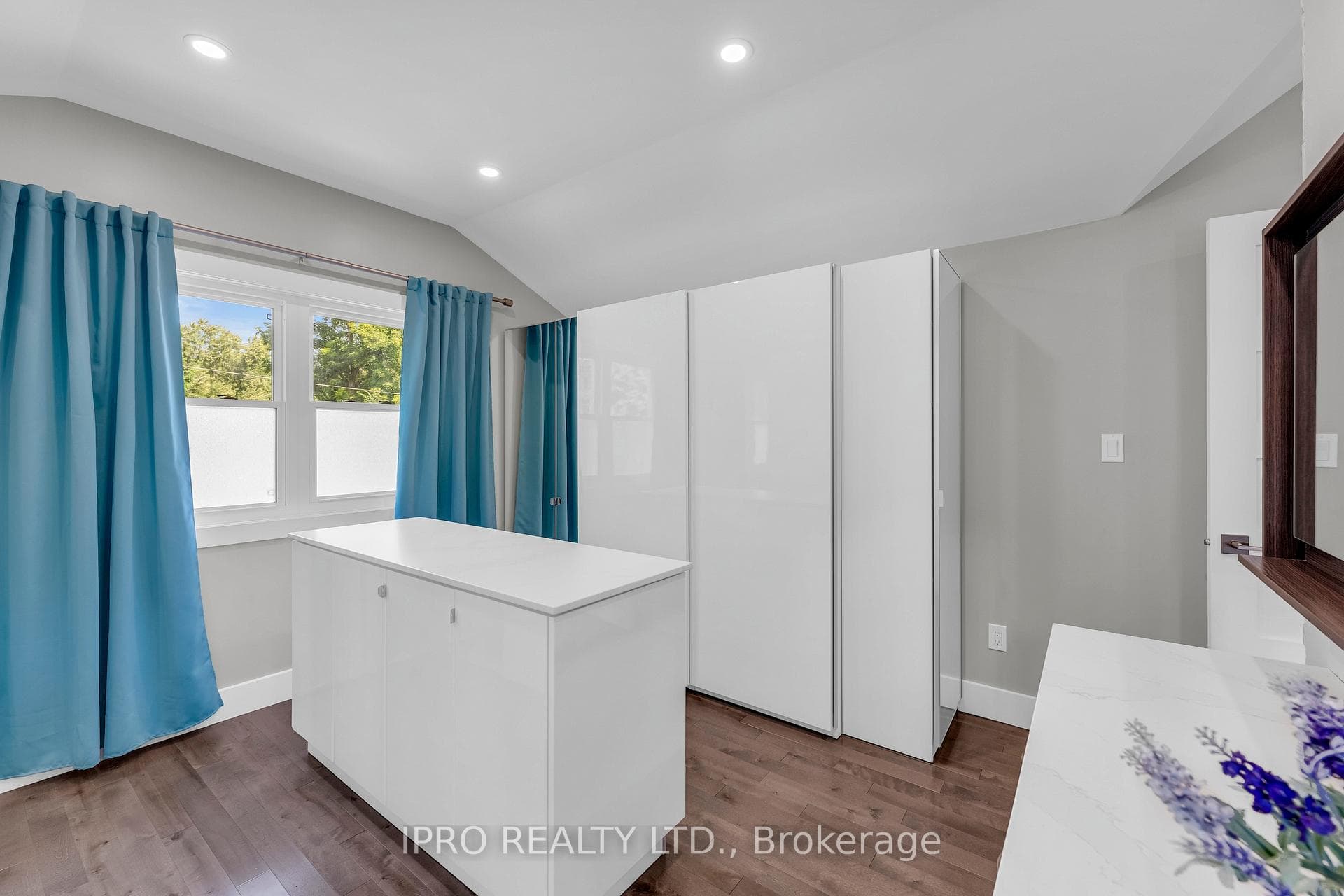 3 Spencer Avenue photo 22