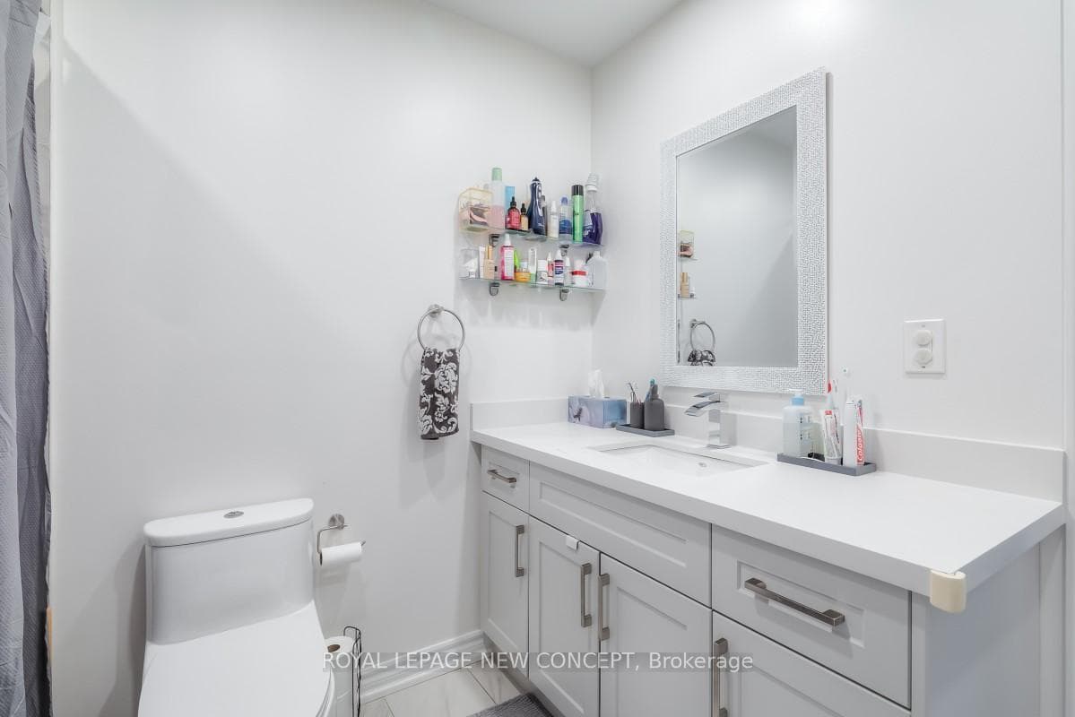 735 Sheppard Avenue Unit 33 photo 17