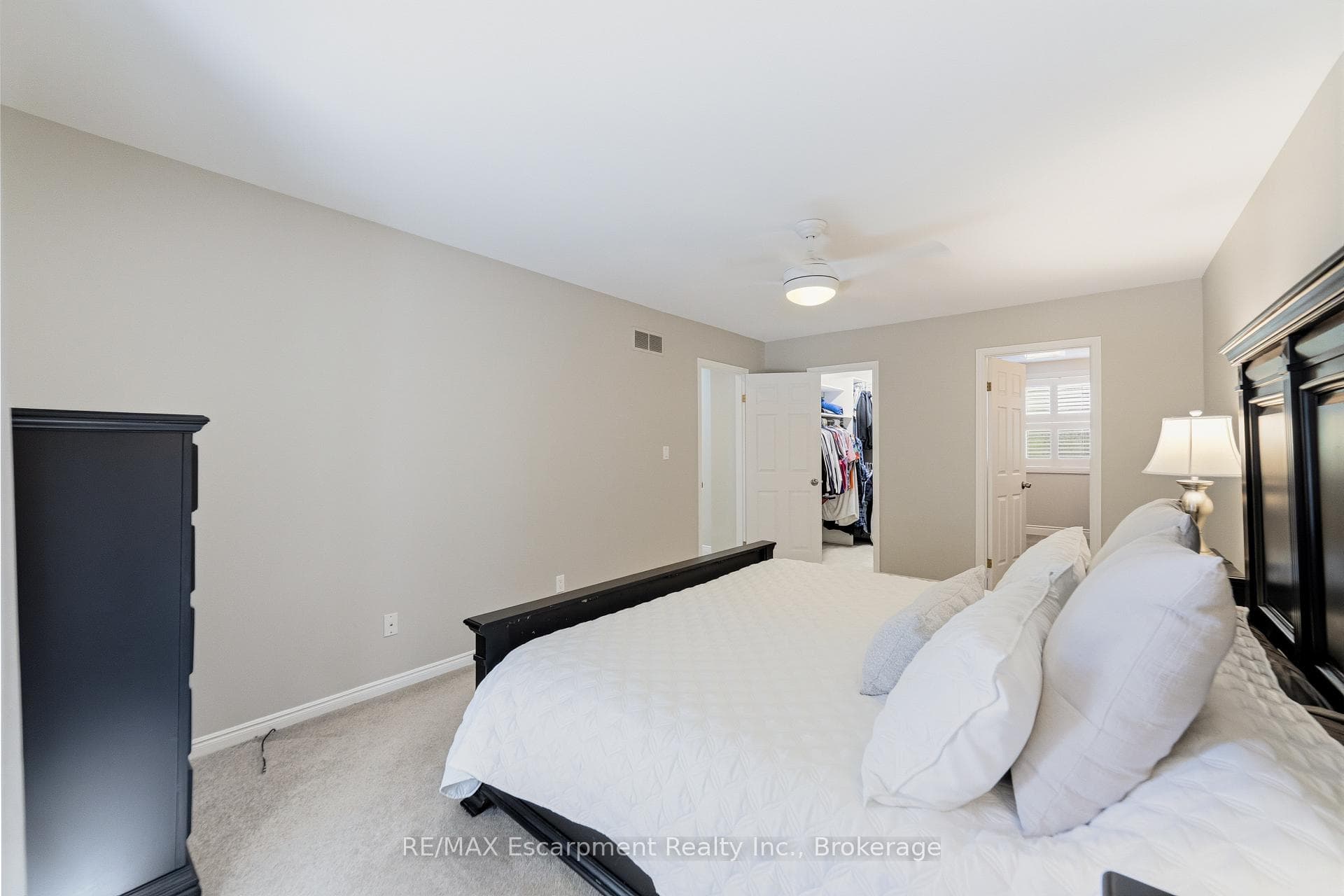 449 Roymor Crescent photo 22