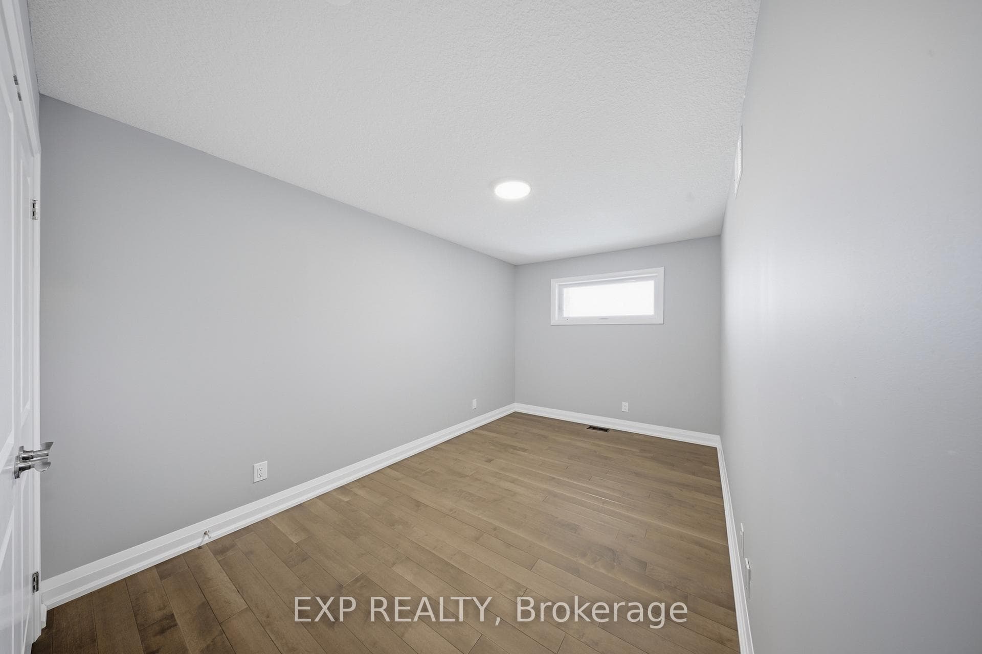 107 Stephenson Way photo 26