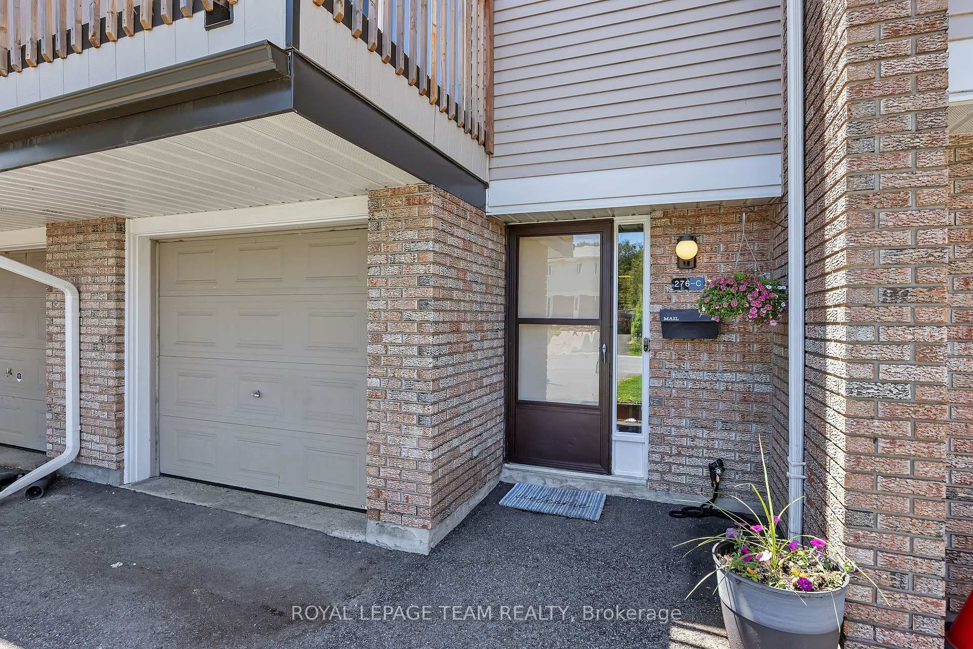 276 Dalehurst Drive Unit C photo 3