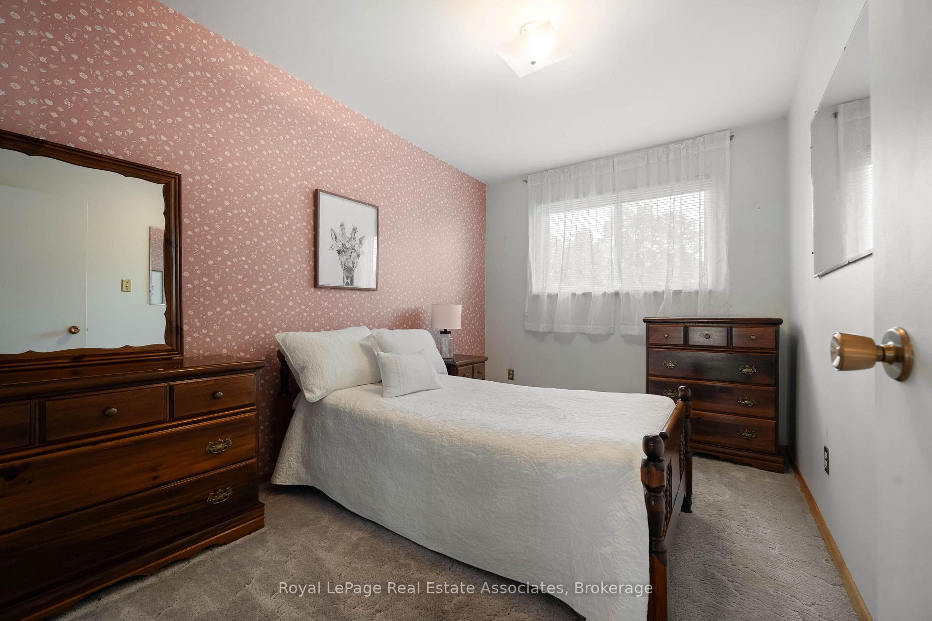 256 Archdekin Drive photo 22