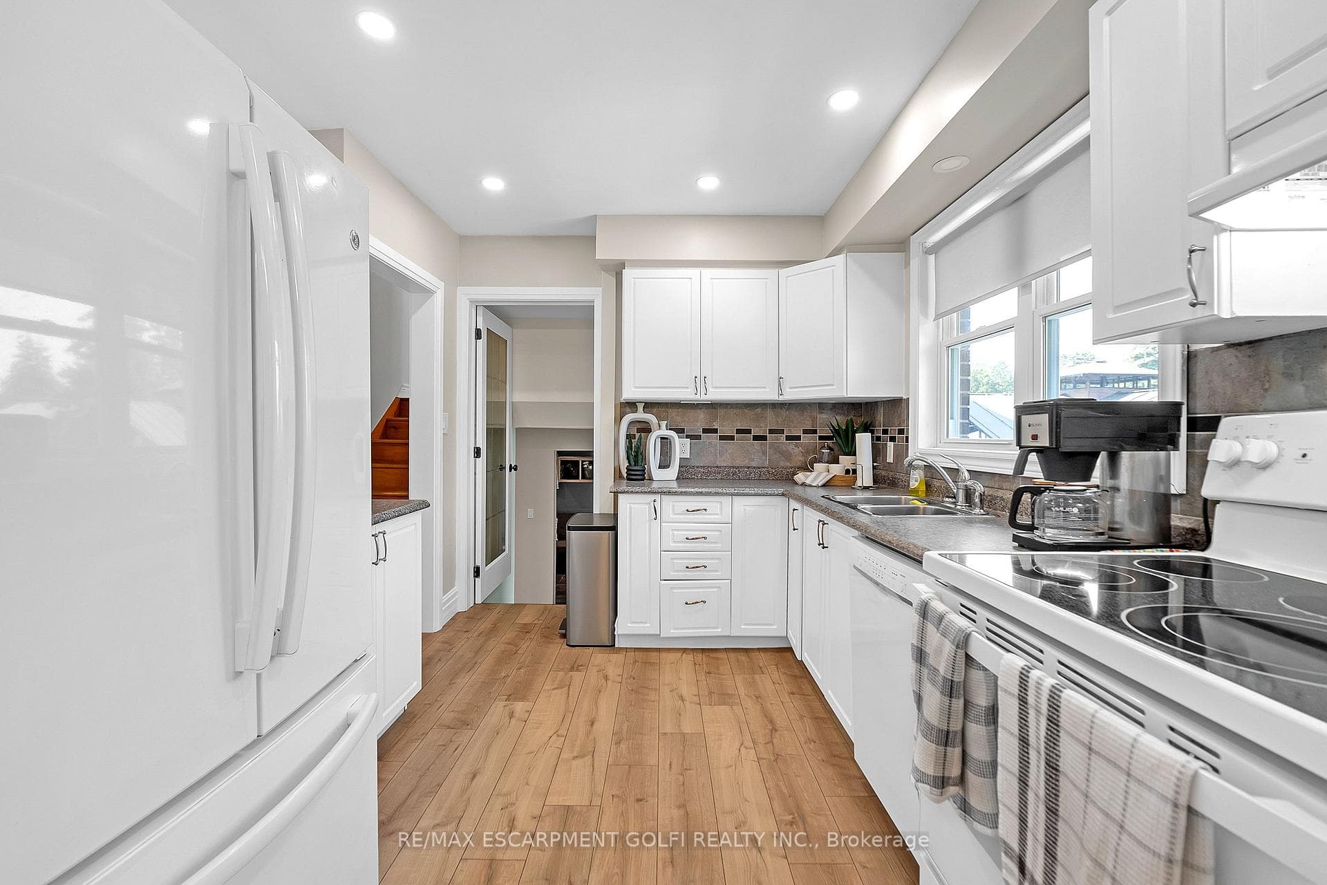 36 Edith Avenue photo 13