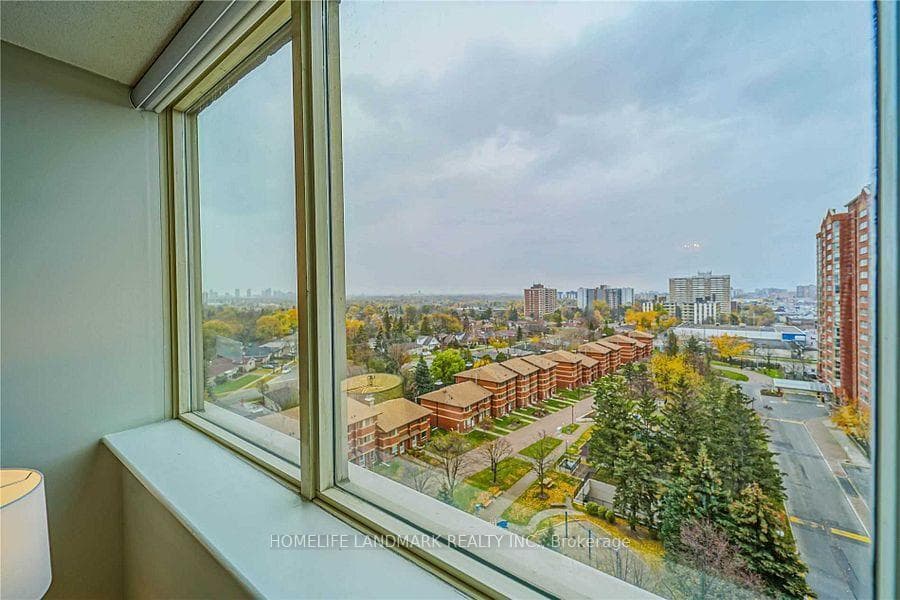 2460 Eglinton Avenue Unit 1109 photo 23