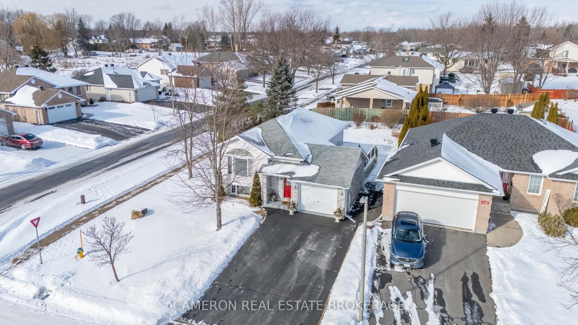 225 Wellington Street photo 32